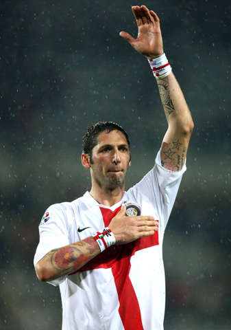 蔡依林演唱会最近被举报邪教仪式：30米机械蛇、金色公牛等充斥西方元素吸走观众运气，主办方回应