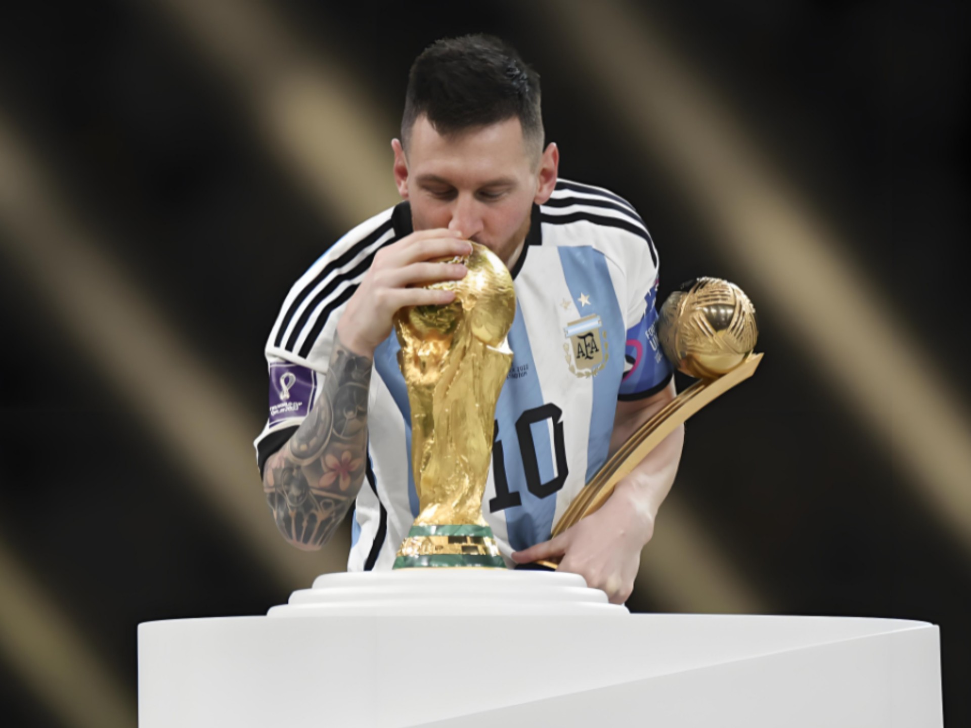 马尔卡宁28分 爵士客场击败骑士