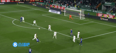 西甲首球+完美帽子戏法，皇马轰5球大胜，落后榜首巴萨4分