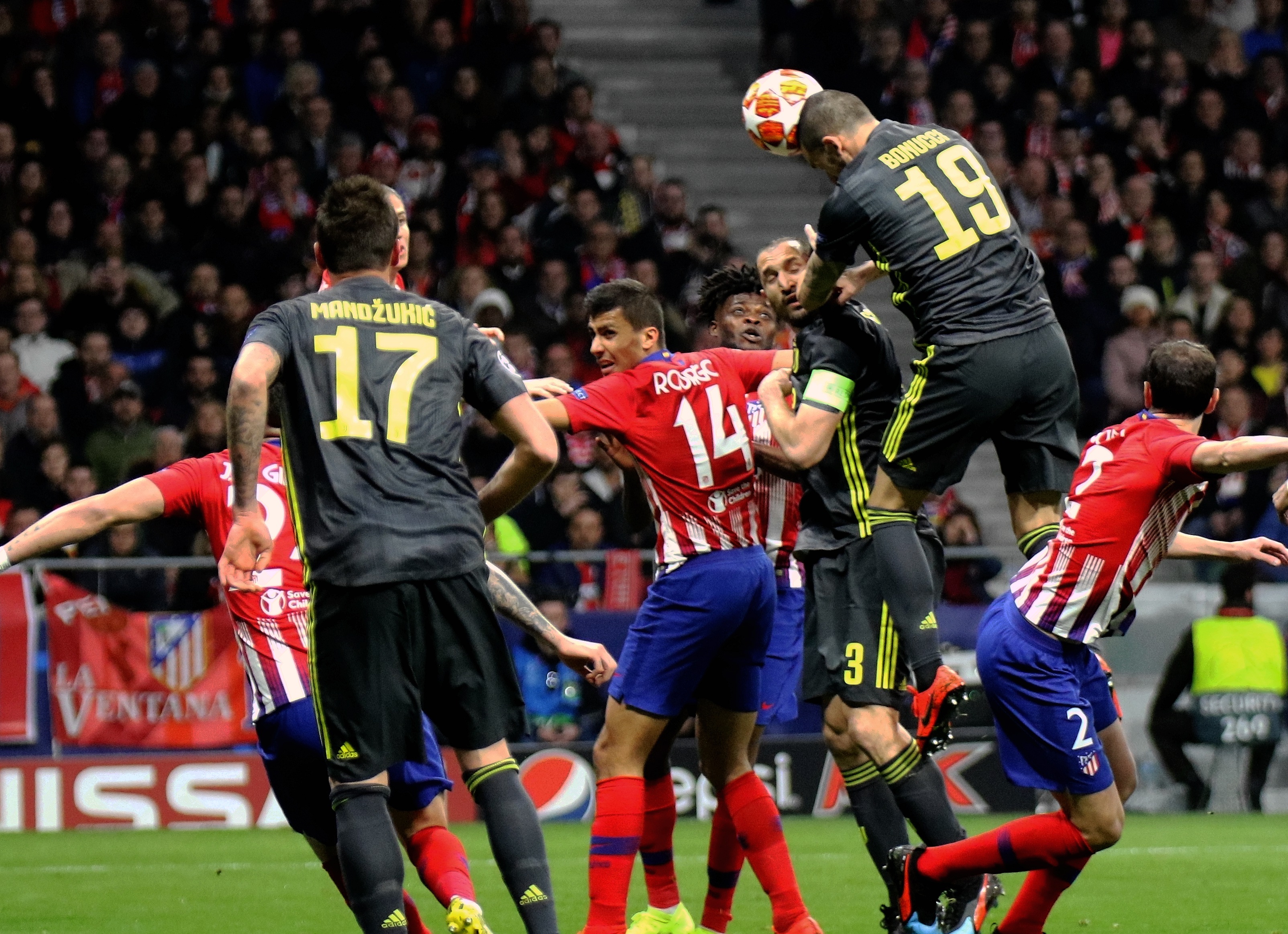 胜新疆发布会！杨鸣爆赞赵继伟但未回正轨